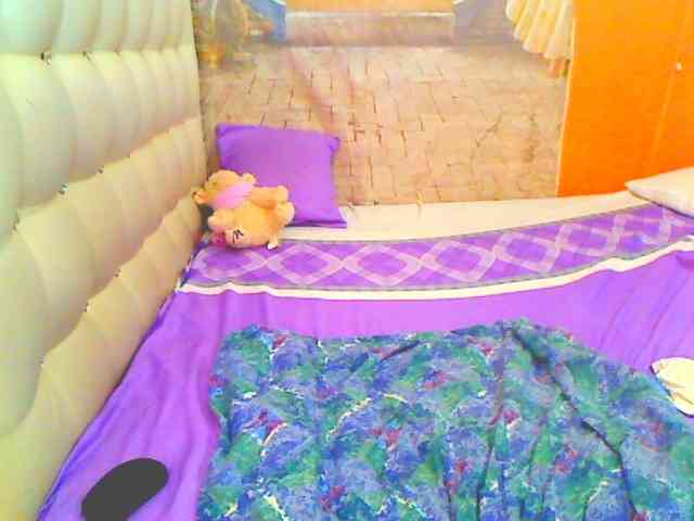 HOTLILLIE webcam