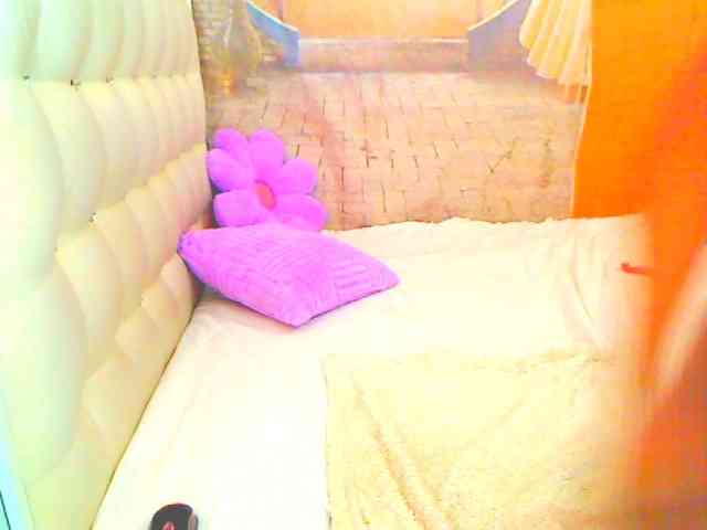 HOTLILLIE webcam
