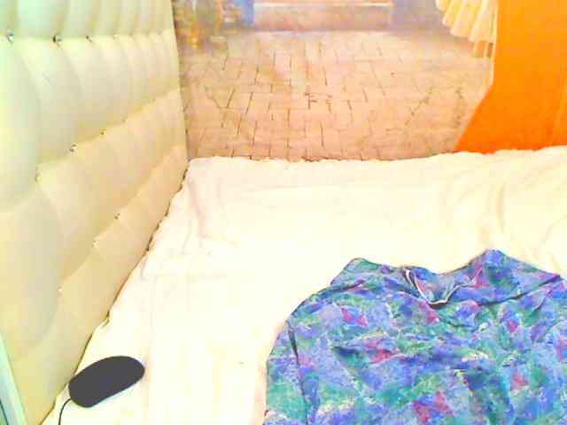 HOTLILLIE webcam