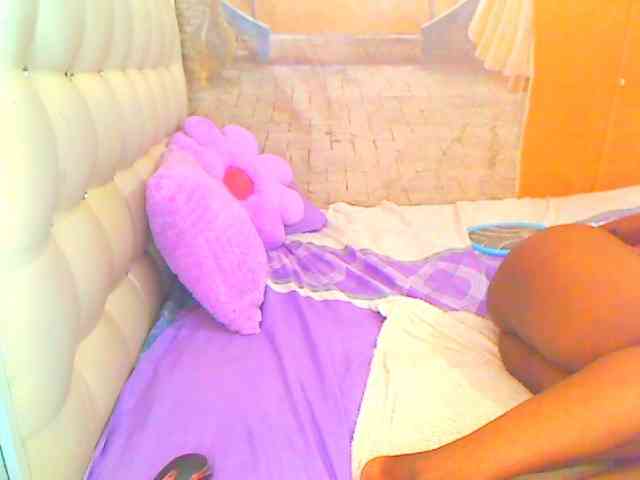 HOTLILLIE webcam