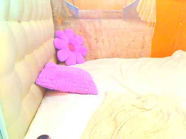 HOTLILLIE webcam