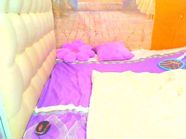 HOTLILLIE webcam