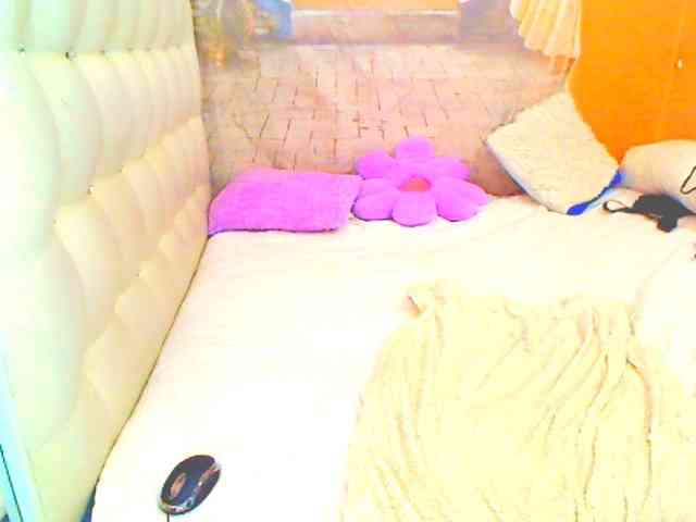 HOTLILLIE webcam