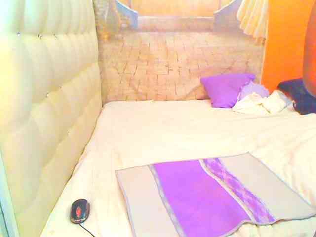 HOTLILLIE webcam