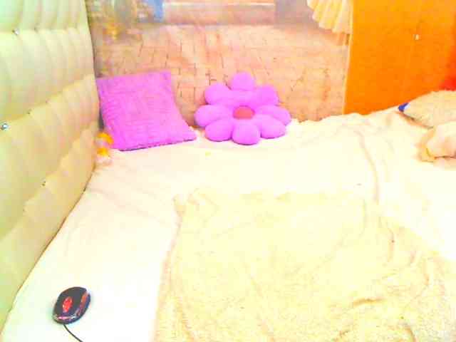 HOTLILLIE webcam