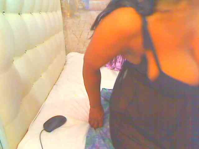 HOTLILLIE webcam
