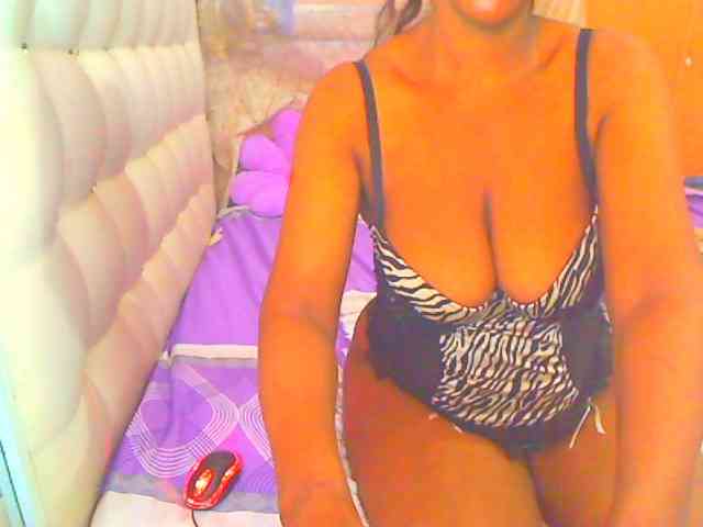 HOTLILLIE webcam