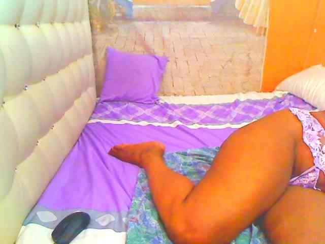 HOTLILLIE webcam
