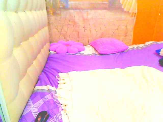 HOTLILLIE webcam