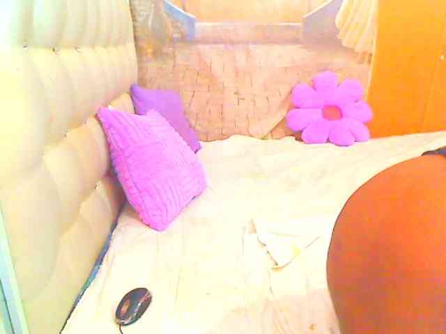 HOTLILLIE webcam