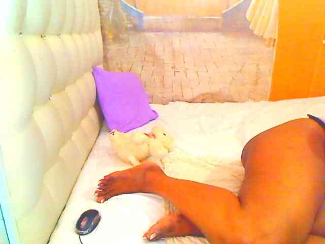 HOTLILLIE webcam