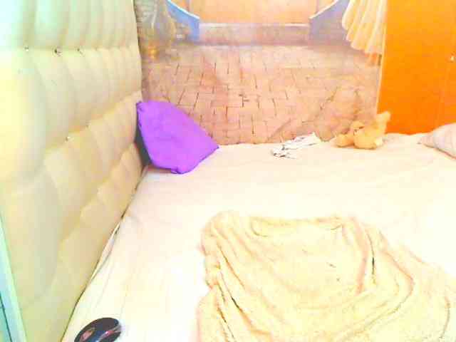 HOTLILLIE webcam