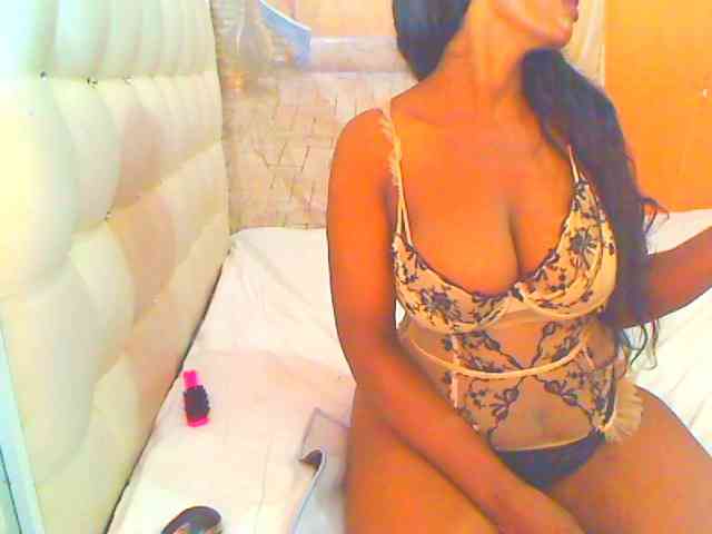 HOTLILLIE webcam