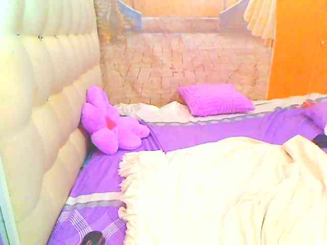 HOTLILLIE webcam