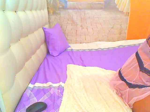 HOTLILLIE webcam