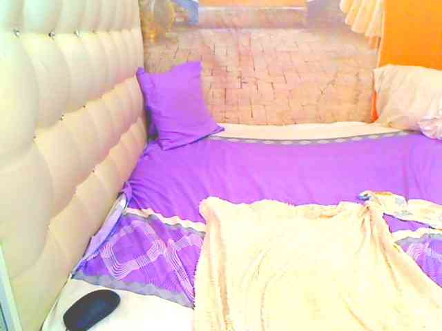 HOTLILLIE webcam