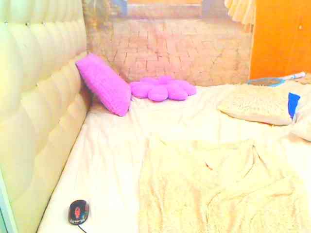 HOTLILLIE webcam