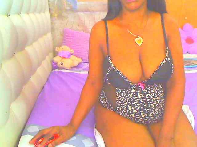 HOTLILLIE webcam