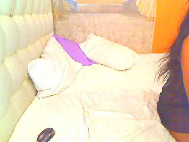 HOTLILLIE webcam