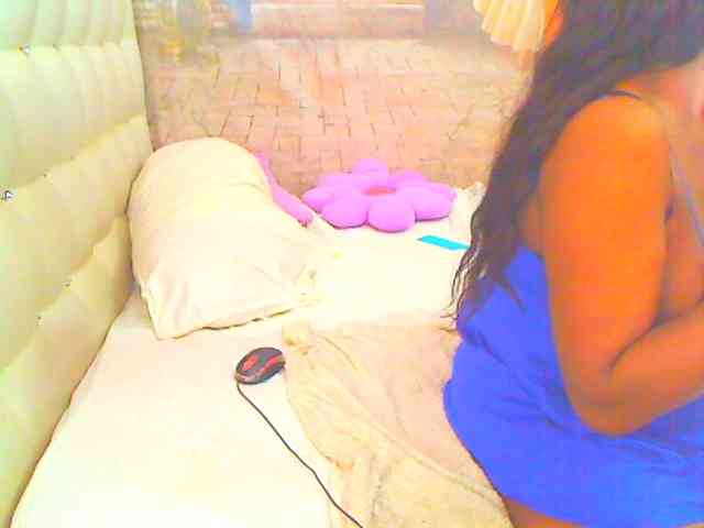HOTLILLIE webcam