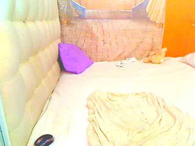 HOTLILLIE webcam