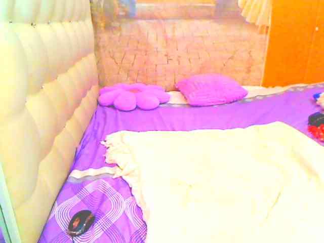 HOTLILLIE webcam