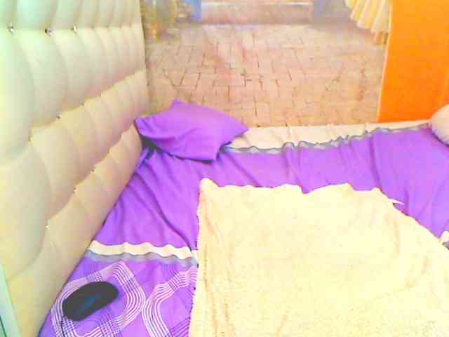 HOTLILLIE webcam
