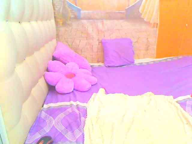 HOTLILLIE webcam