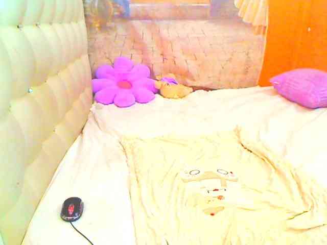 HOTLILLIE webcam