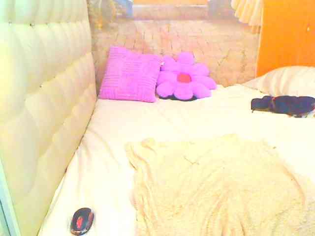 HOTLILLIE webcam