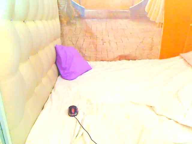 HOTLILLIE webcam