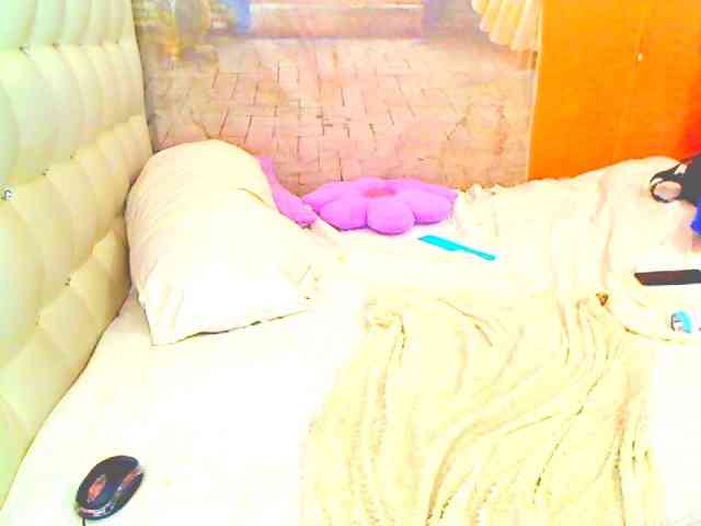HOTLILLIE webcam