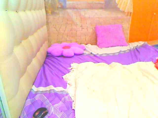 HOTLILLIE webcam