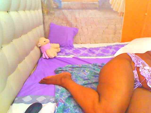 HOTLILLIE webcam