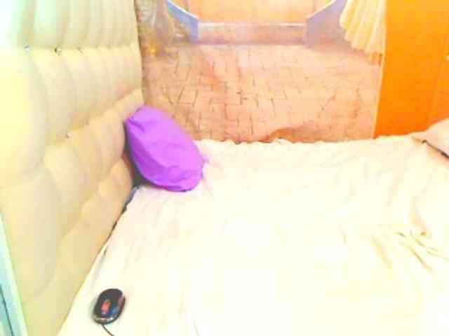 HOTLILLIE webcam
