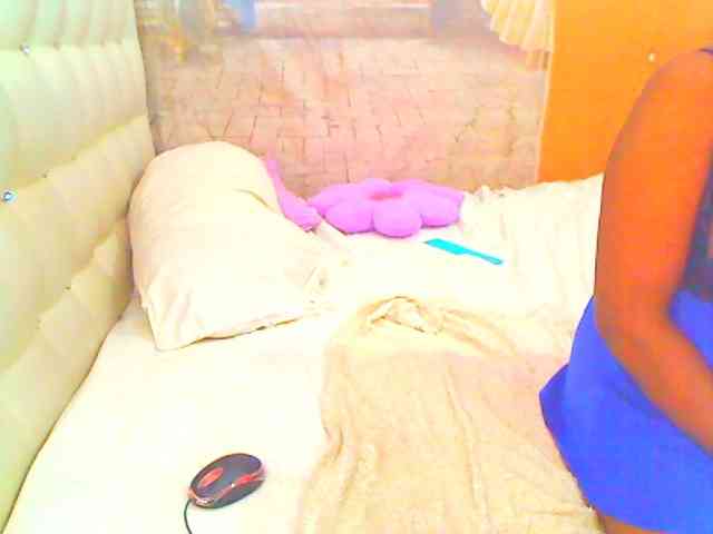 HOTLILLIE webcam