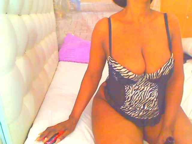 HOTLILLIE webcam