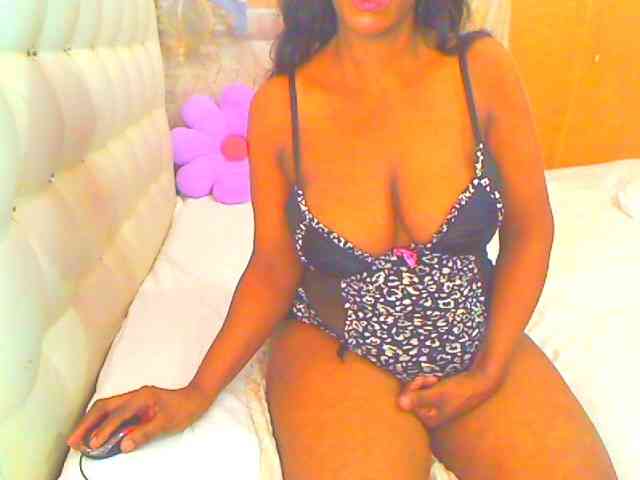 HOTLILLIE webcam