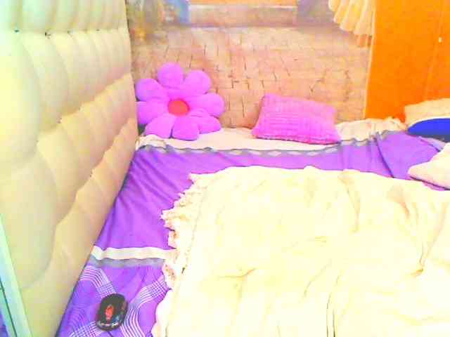 HOTLILLIE webcam