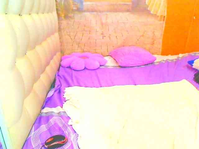 HOTLILLIE webcam