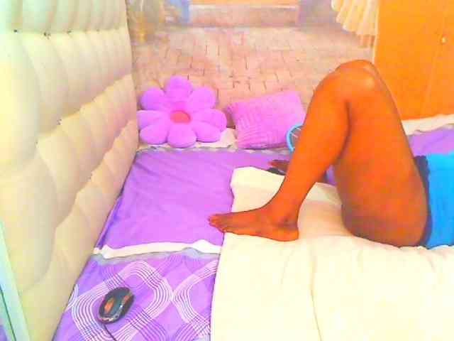 HOTLILLIE webcam