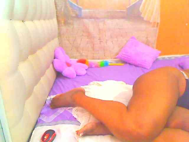 HOTLILLIE webcam