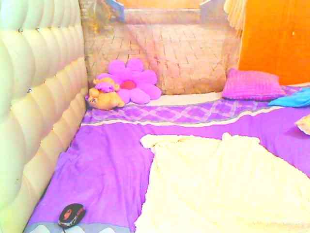 HOTLILLIE webcam
