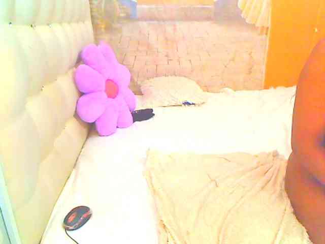 HOTLILLIE webcam