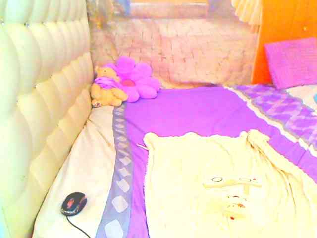HOTLILLIE webcam