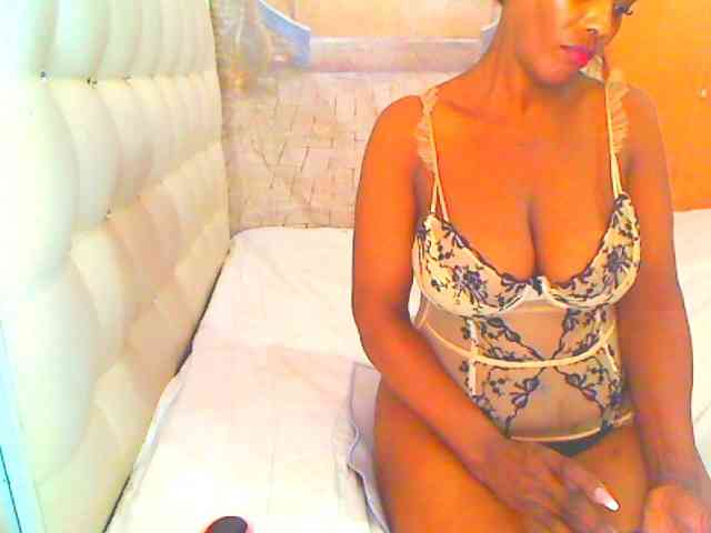 HOTLILLIE webcam