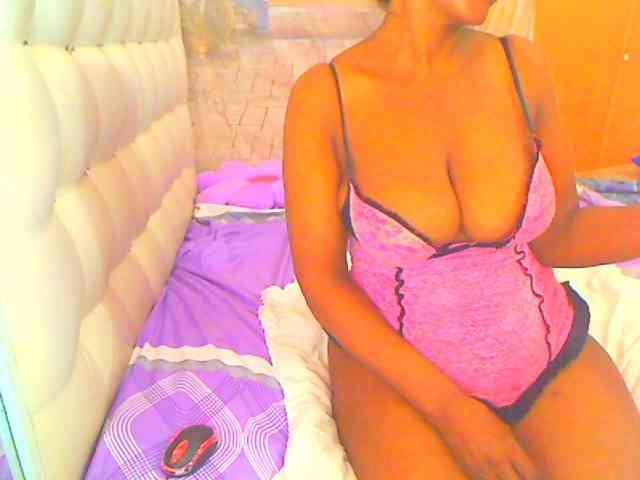 HOTLILLIE webcam