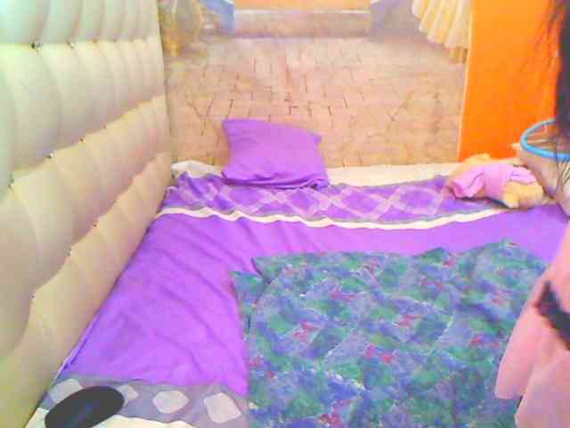 HOTLILLIE webcam