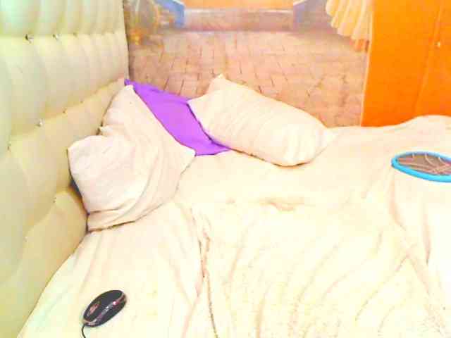 HOTLILLIE webcam
