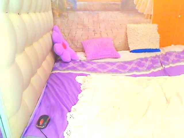 HOTLILLIE webcam